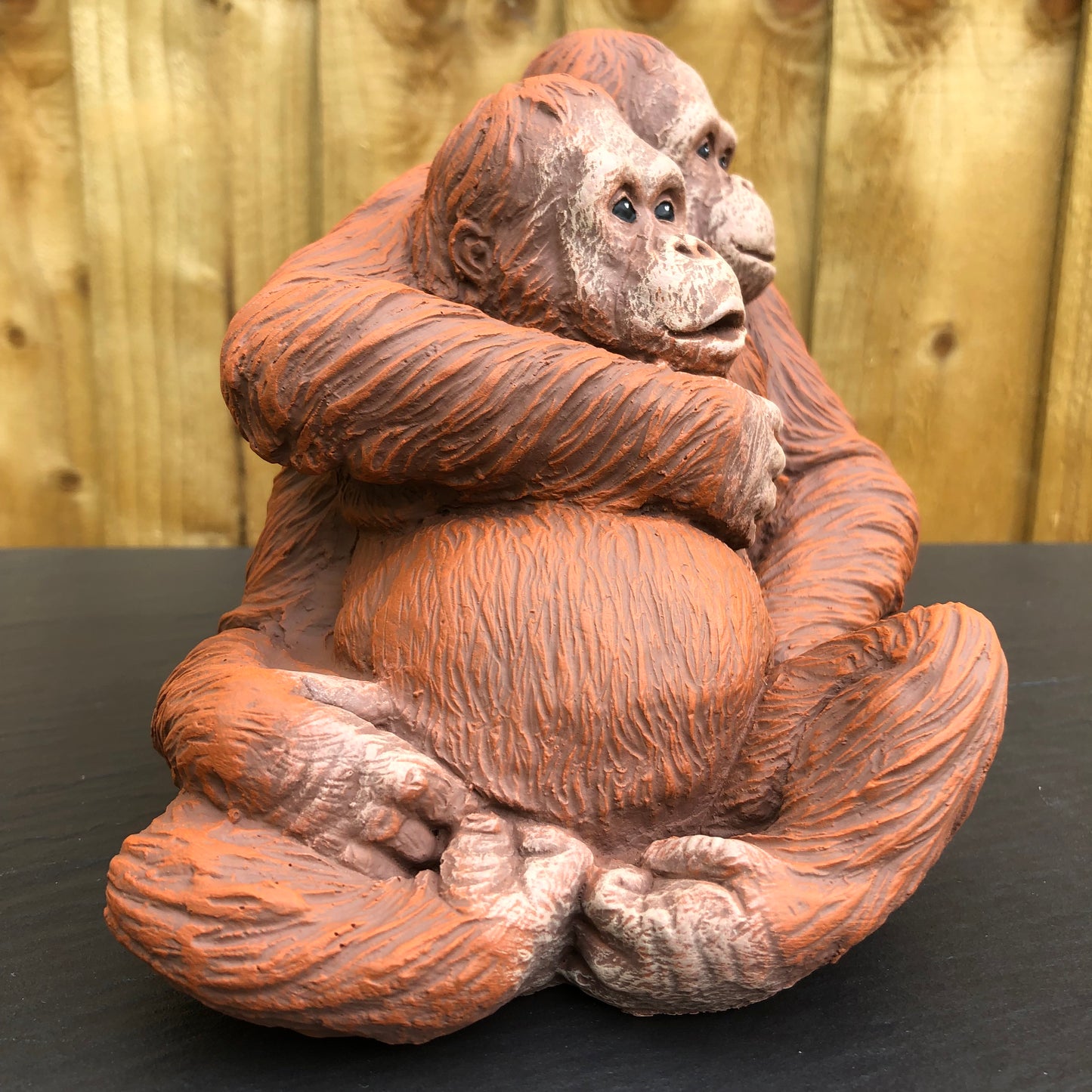 Surrey Stoneware - Orangutan Couple - Orangutan122