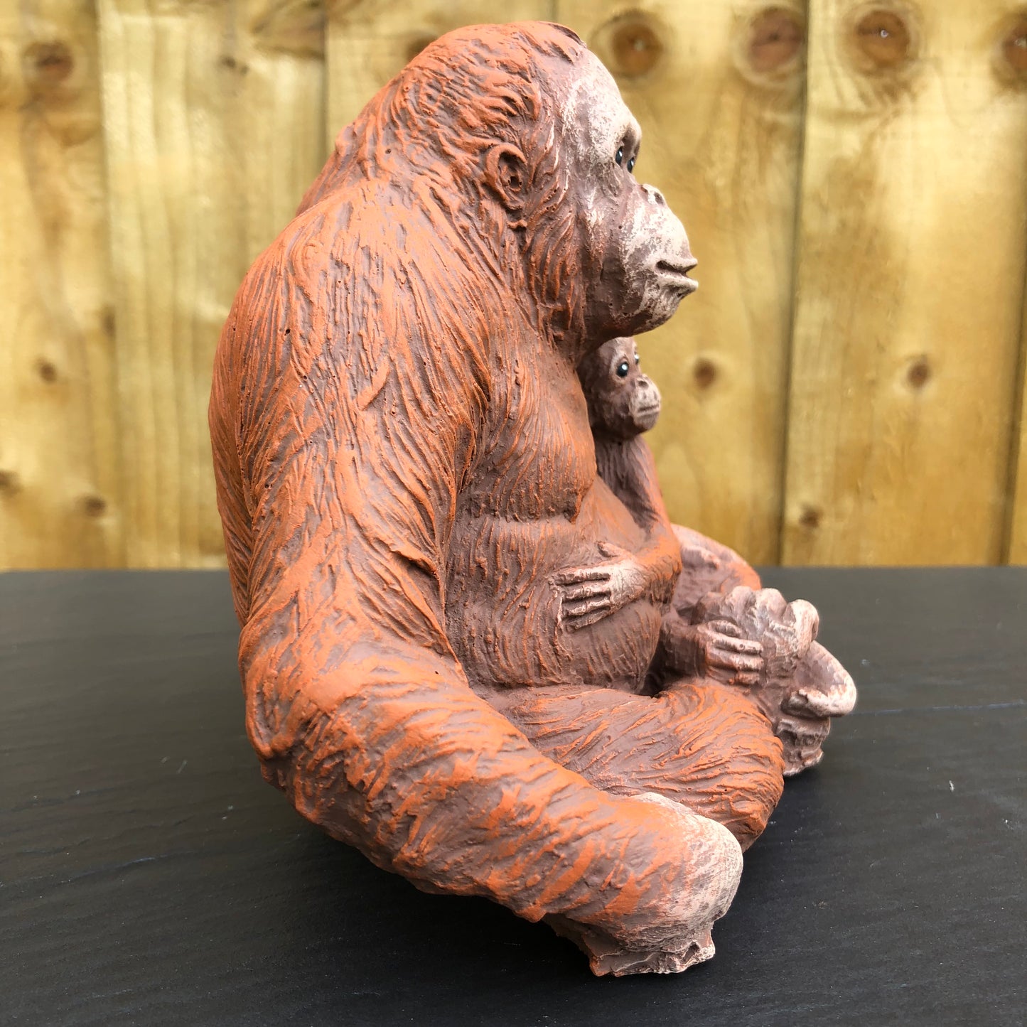 Surrey Stoneware - Orangutan And Baby - Orangutan22