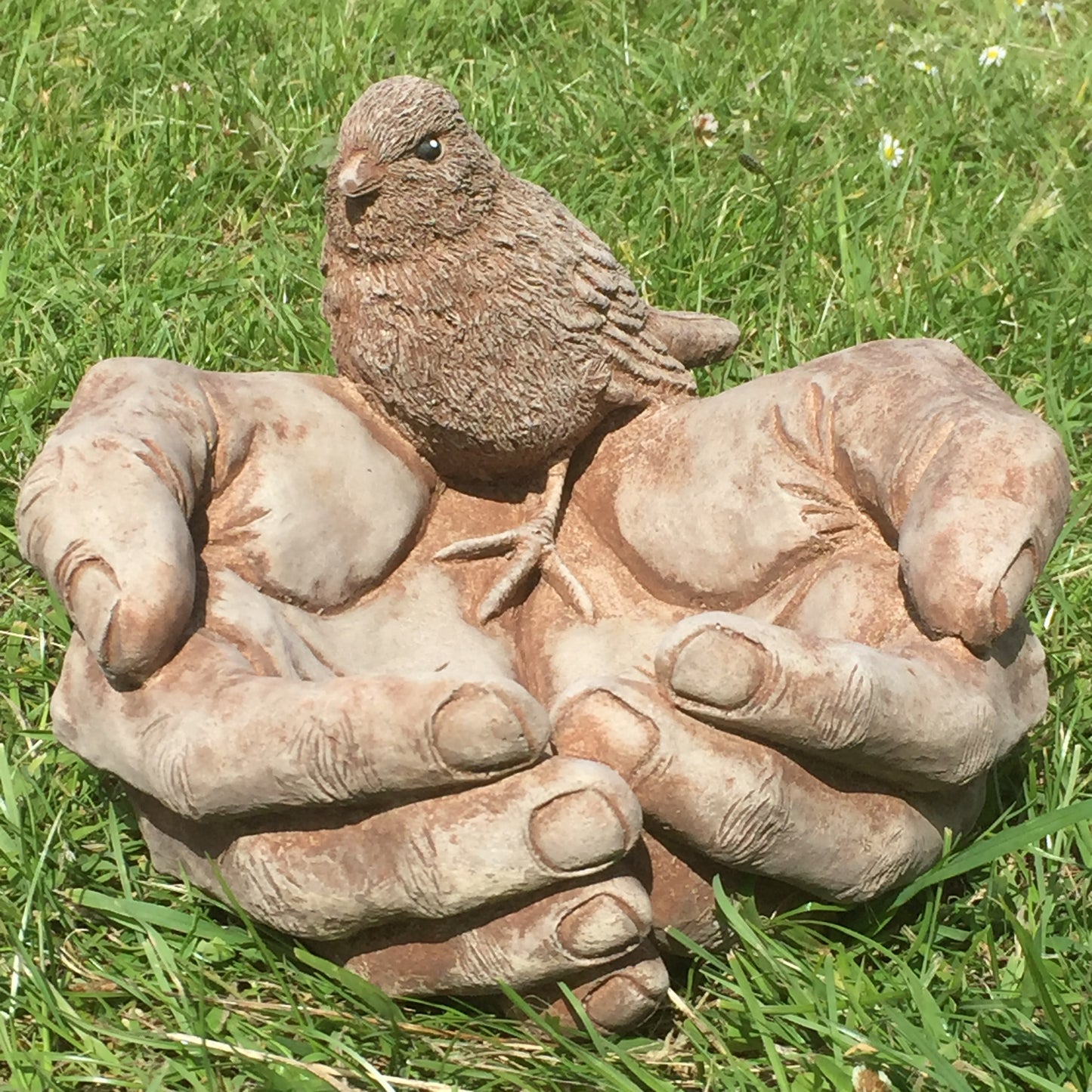 Surrey Stoneware - Birdbath - Bird In Hand - Birdbath1097