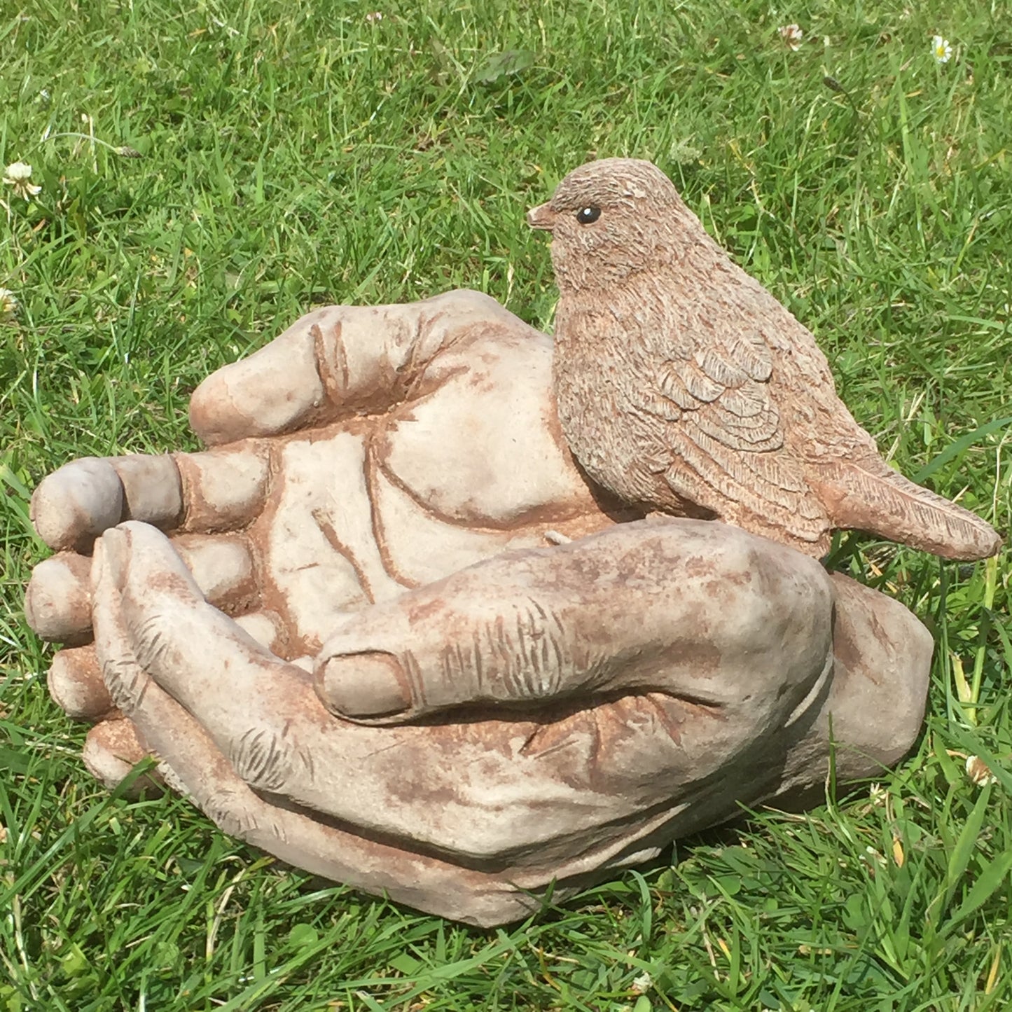 Surrey Stoneware - Birdbath - Bird In Hand - Birdbath1097