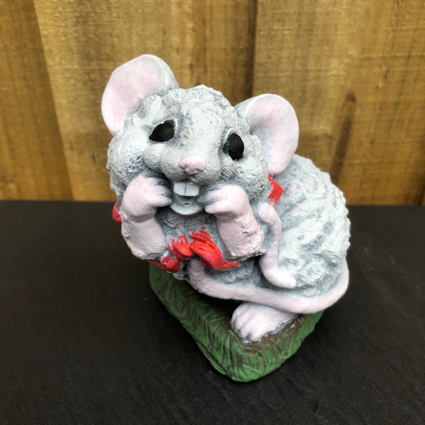 Surrey Stoneware - Mouse With Red Ribbon - Mouse6