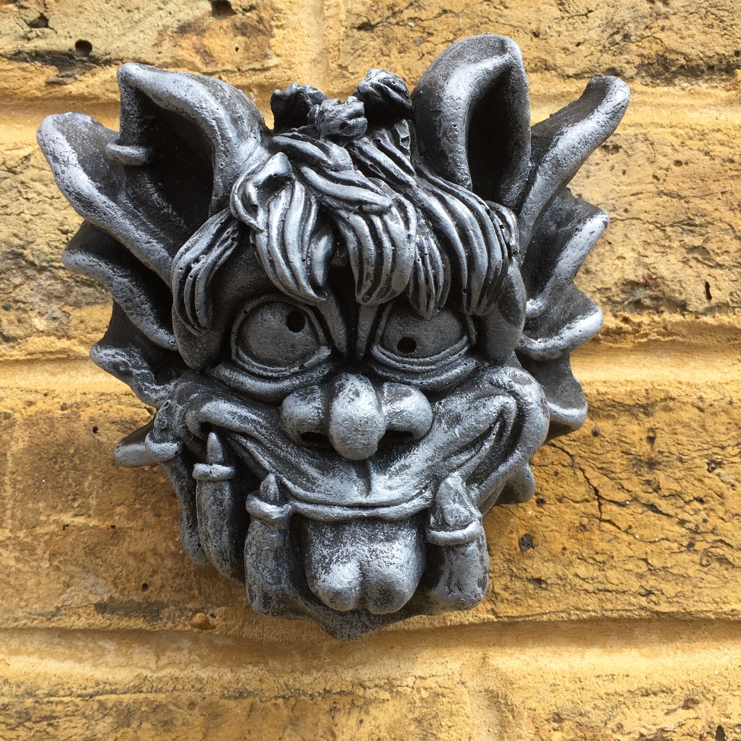 Surrey Stoneware - Gargoyle Plaque - Cheeky And Smiling - Gargoyle302