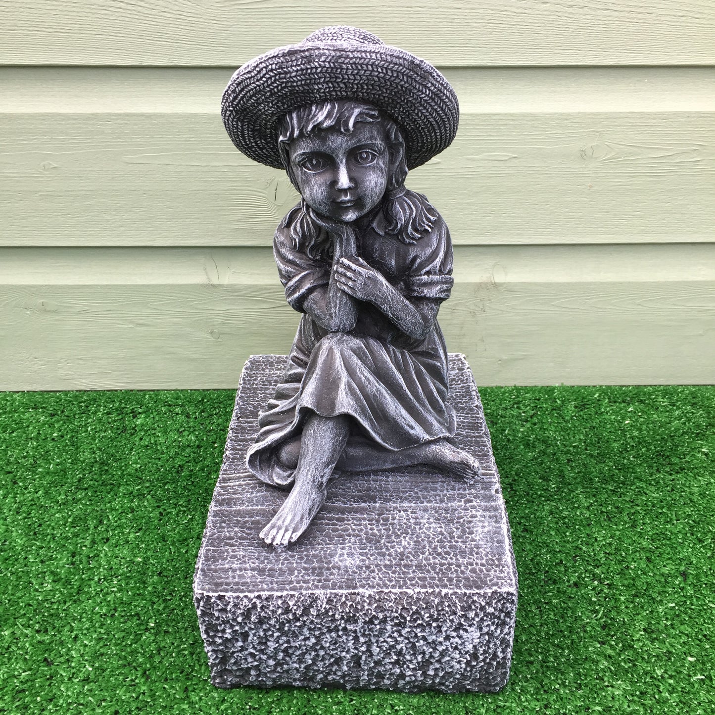 Surrey Stoneware - Girl On A Block - Girl121
