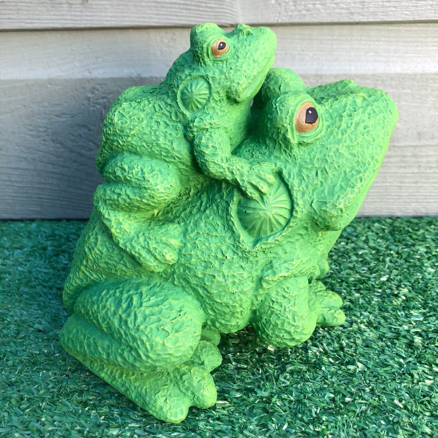 Surrey Stoneware - Frog And Baby - Frog41