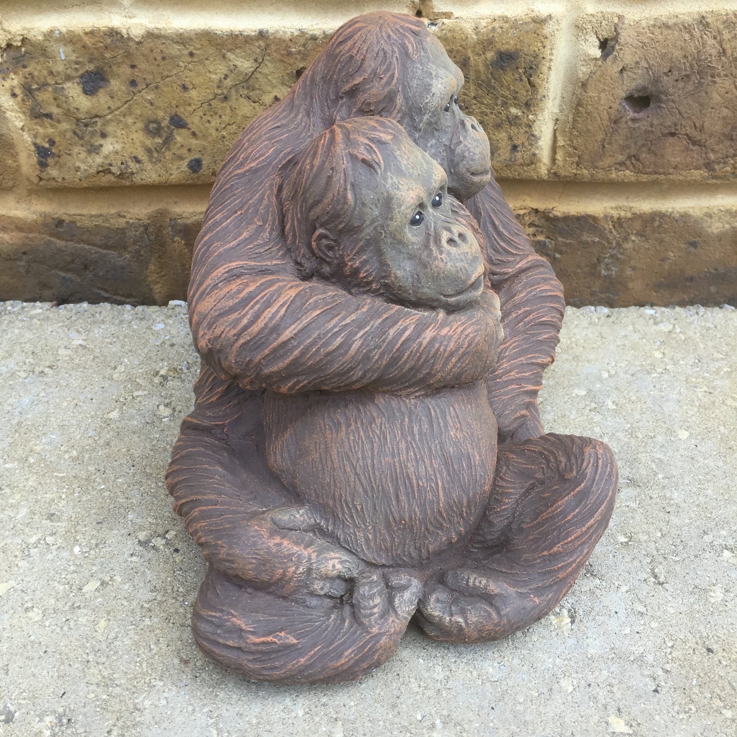 Surrey Stoneware - Orangutan Couple - Orangutan121