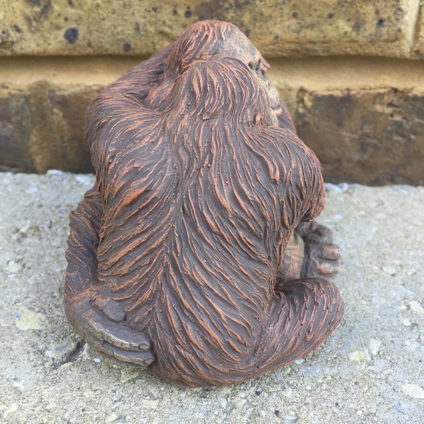 Surrey Stoneware - Orangutan Couple - Small - Orangutan11