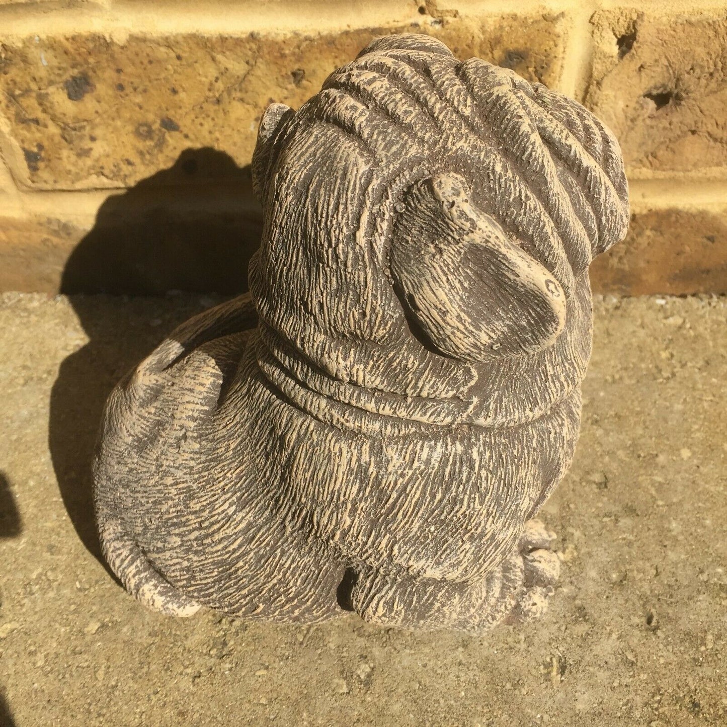 Surrey Stoneware - Dog - Pug - Dog143