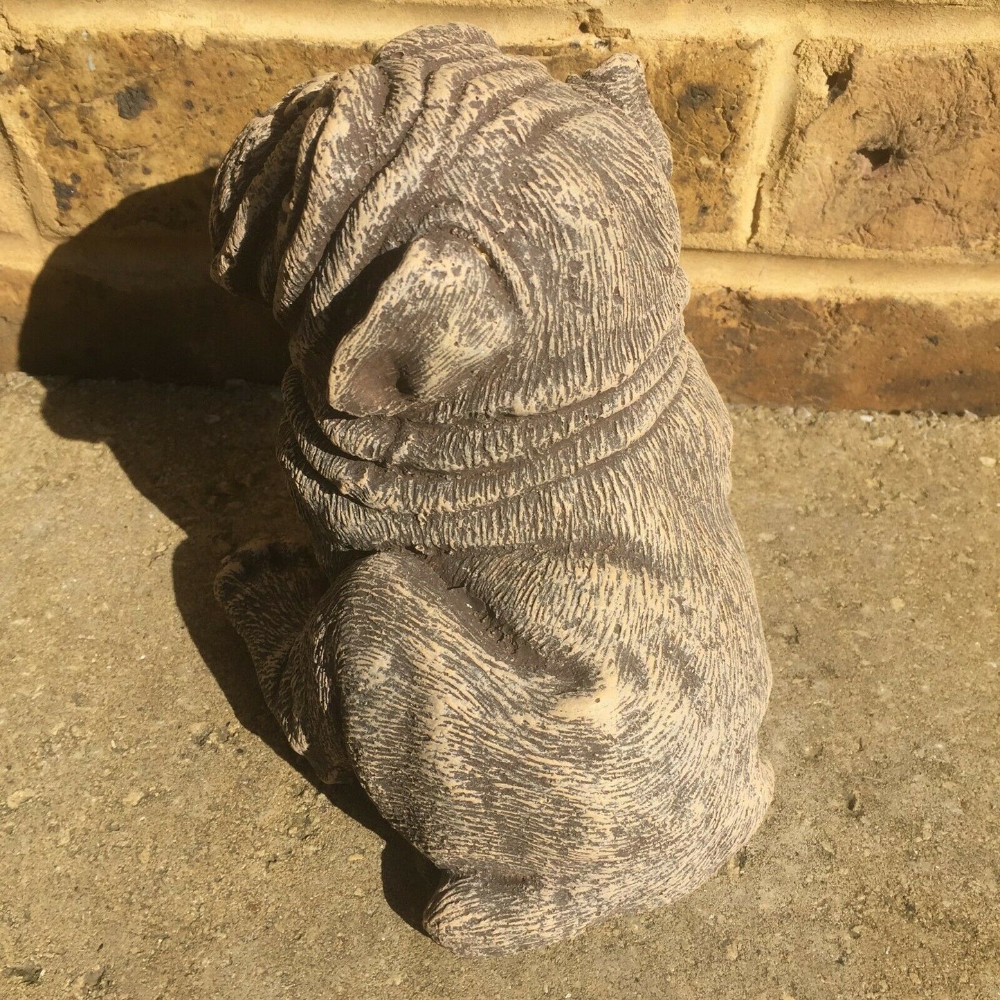 Surrey Stoneware - Dog - Pug - Dog143