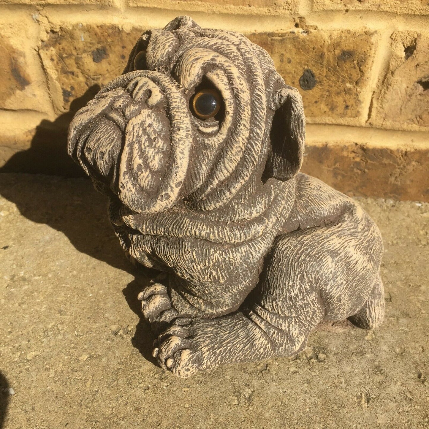 Surrey Stoneware - Dog - Pug - Dog143