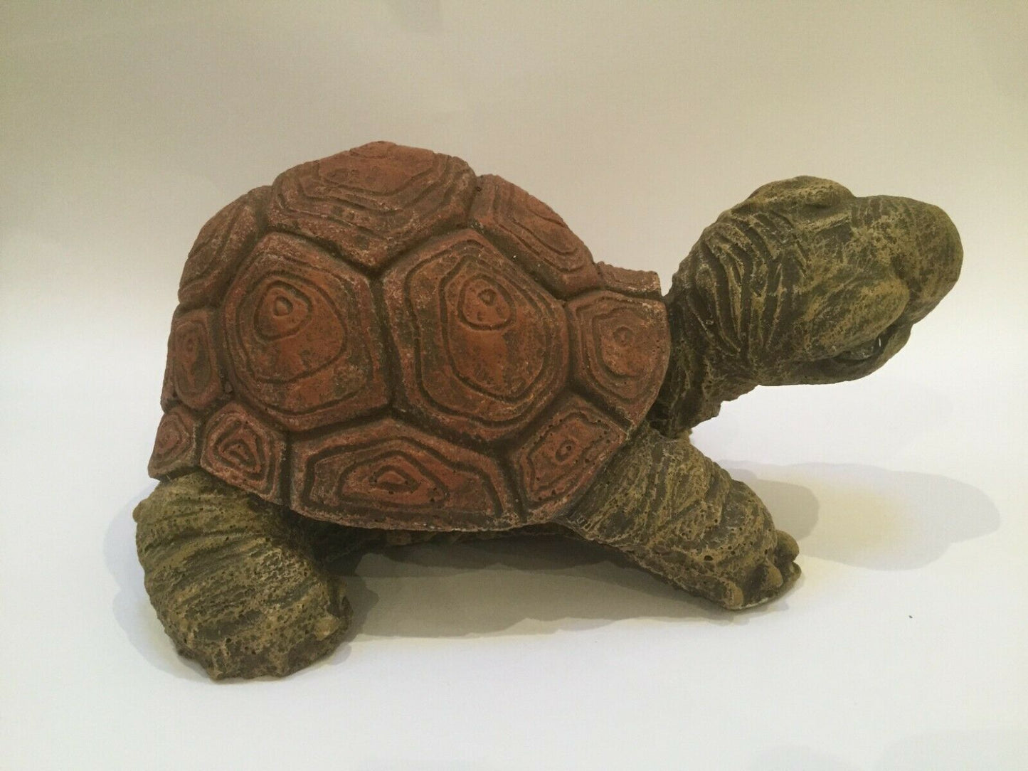 Surrey Stoneware - Tortoise - Smiley - L - Tortoise36