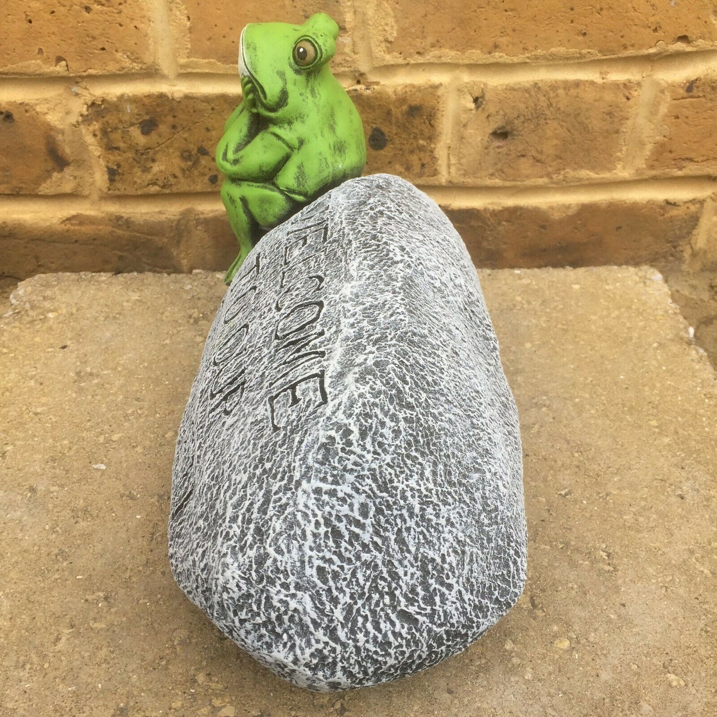 Surrey Stoneware - Frog - Welcome To Our Garden - Frog276