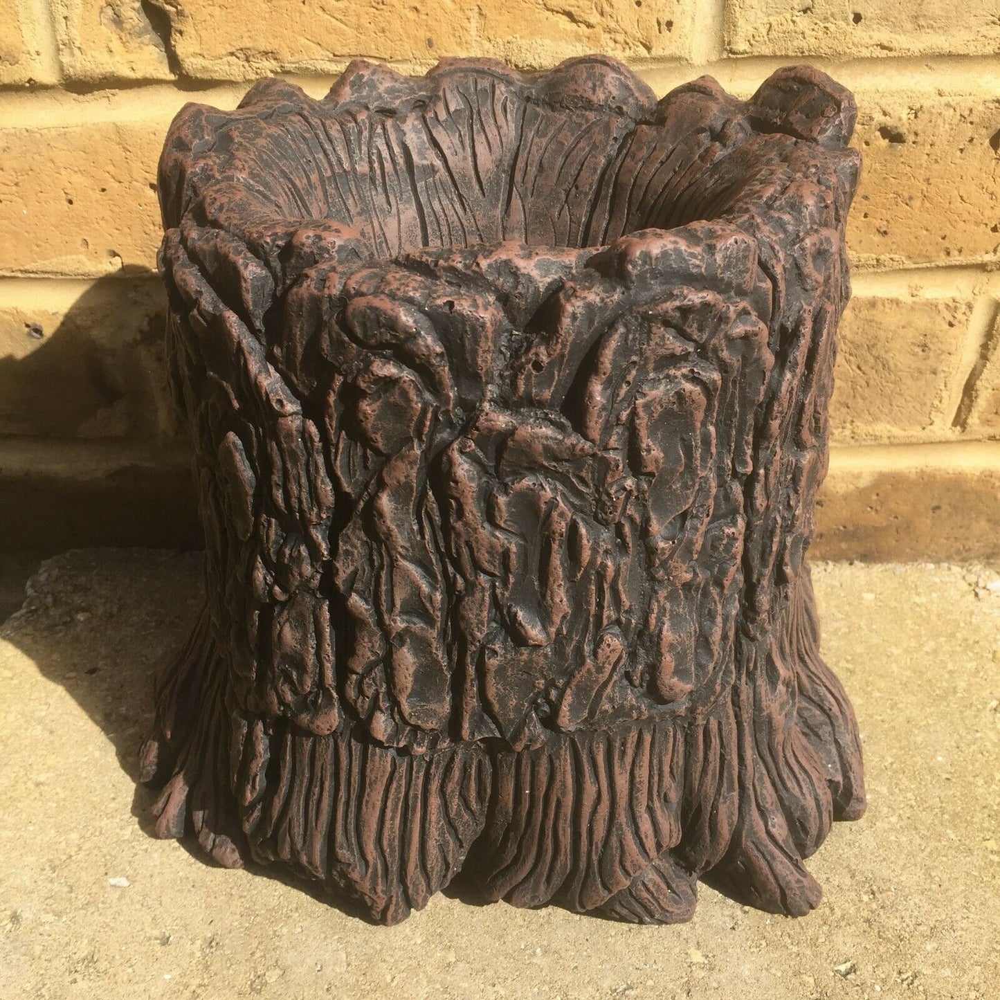 Surrey Stoneware - Woodman - Tree Stump - Planter Pot - Tree862