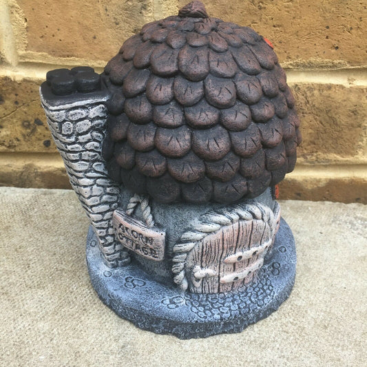 Surrey Stoneware - Fairy House - Acorn Cottage - Fairy108